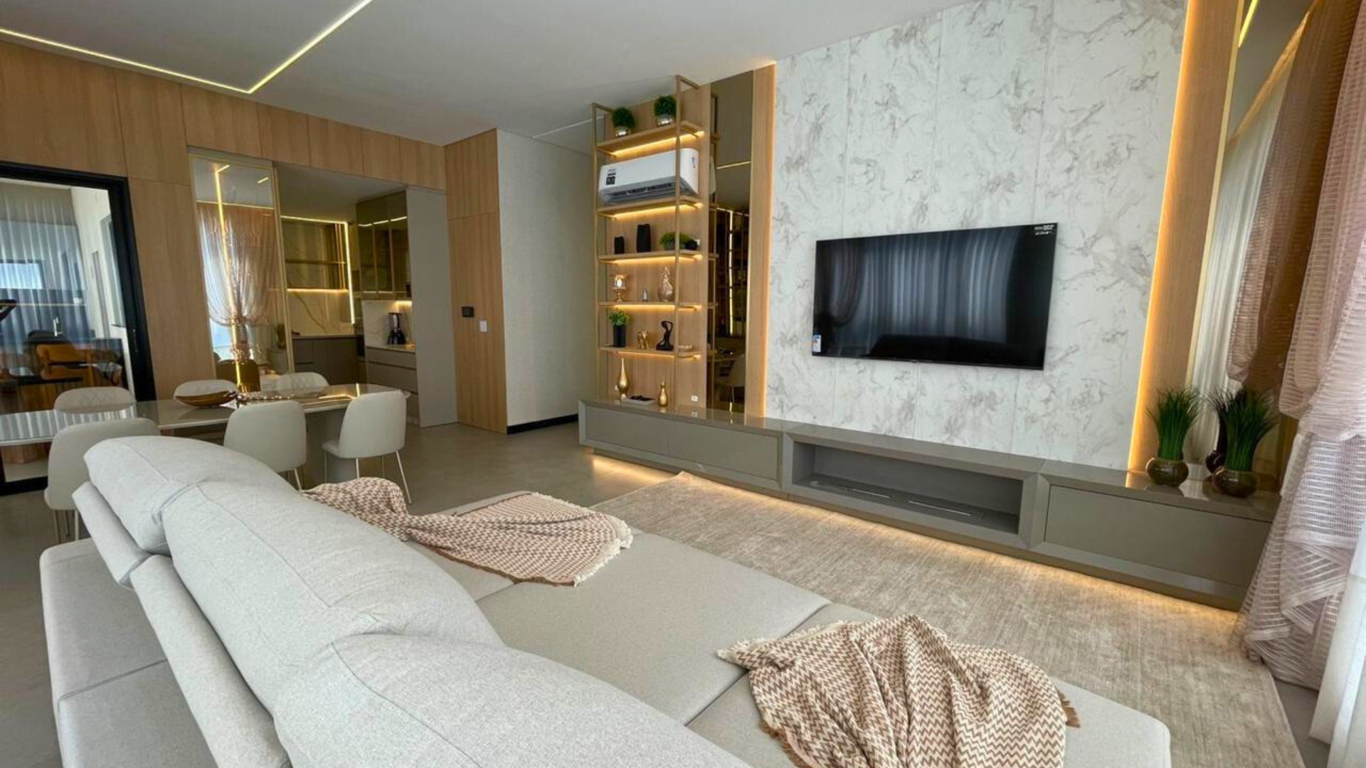 Apartamento Mobiliado na Quadra do Mar